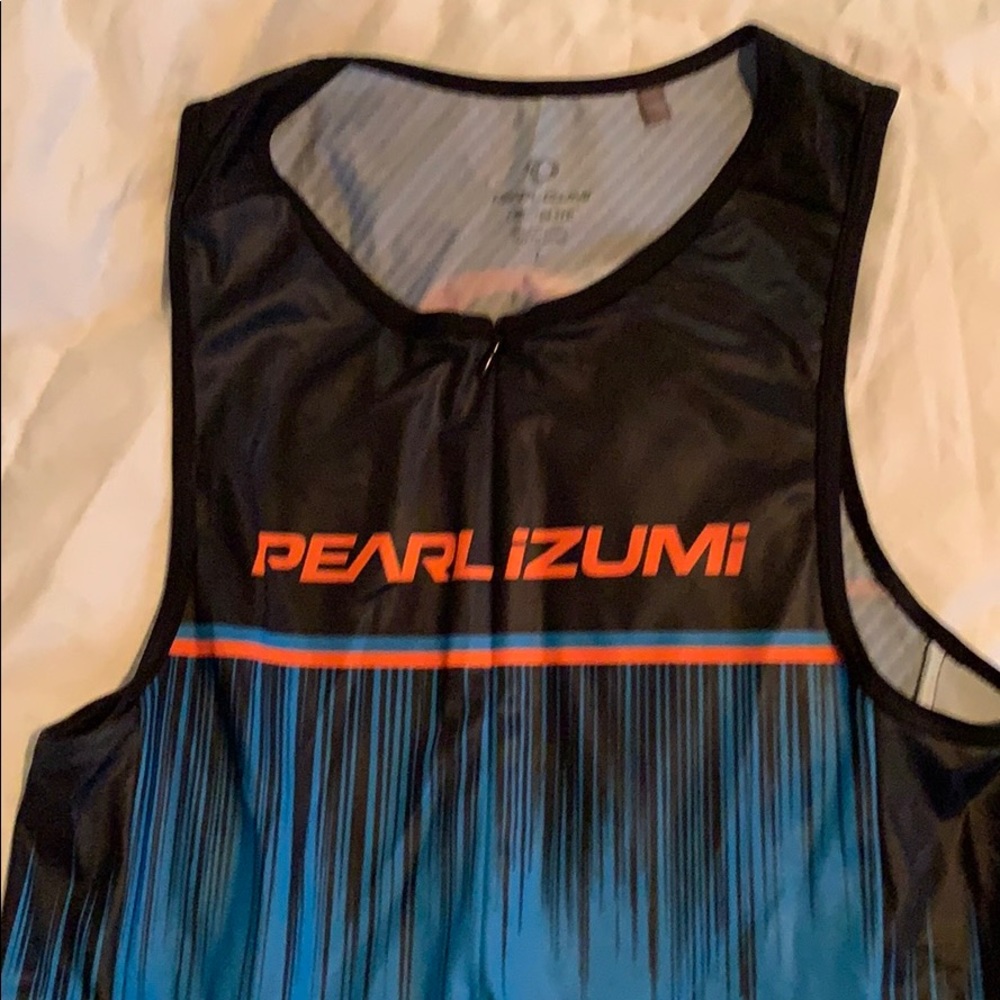 Biking shirt. Pearl Izumi. Men’s size small